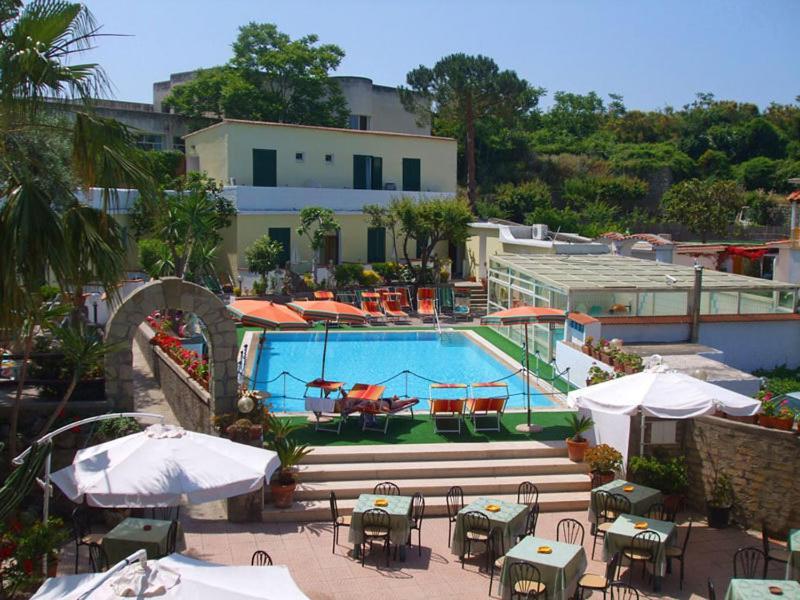 Albergo Villa Hibiscus Forio  Екстер'єр фото