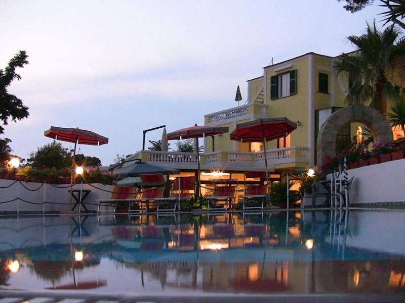 Albergo Villa Hibiscus Forio  Екстер'єр фото