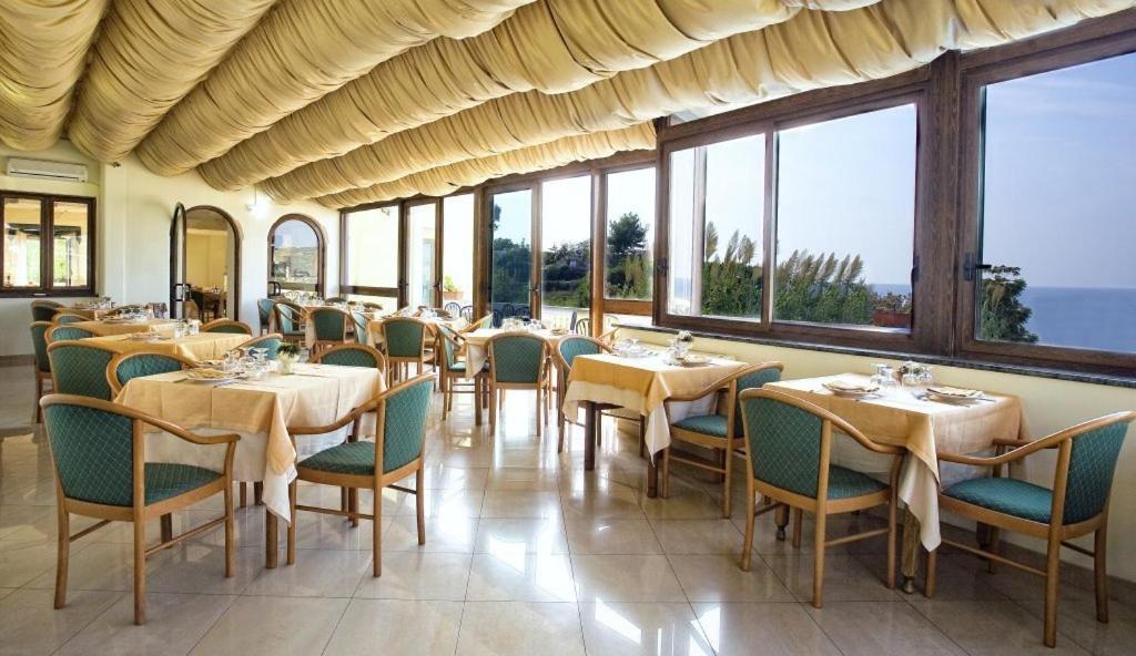 Albergo Villa Hibiscus Forio  Екстер'єр фото