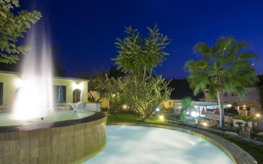 Albergo Villa Hibiscus Forio  Екстер'єр фото